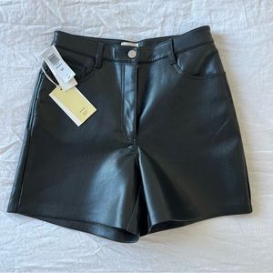Aritzia Wilfred Melina Vegan Leather Shorts - New with tags - Size 4